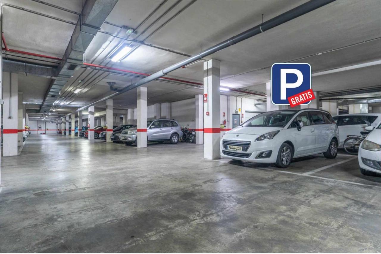 Piso 3 Plaza De Garaje Privada Y Gratuita * Almería